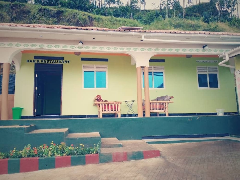 Sipi Travellers Lodge view 2