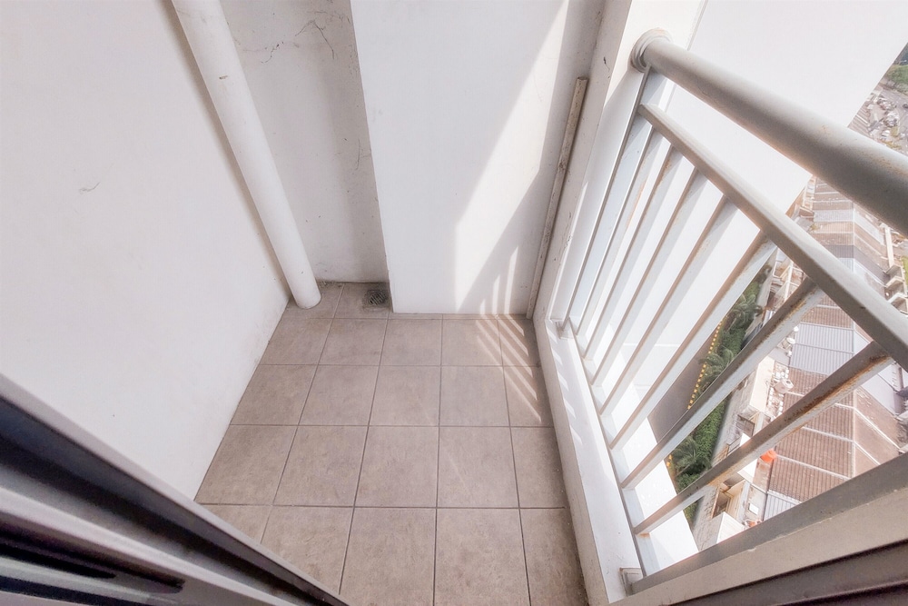 Comfy 1Br Apartment At M-Town Residence