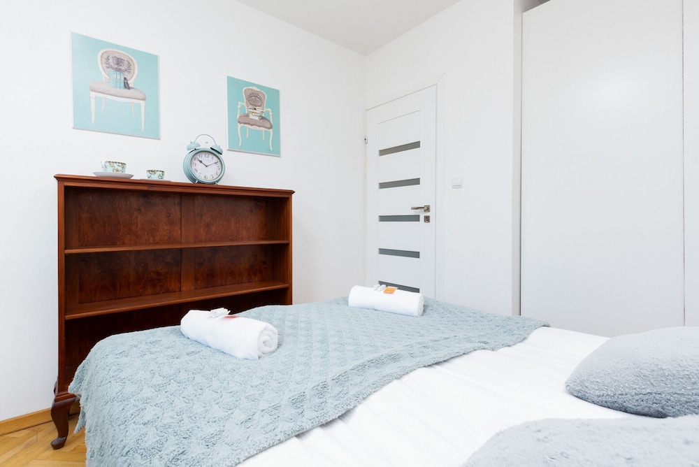 Apartment Warsaw Browarna by Renters view 3