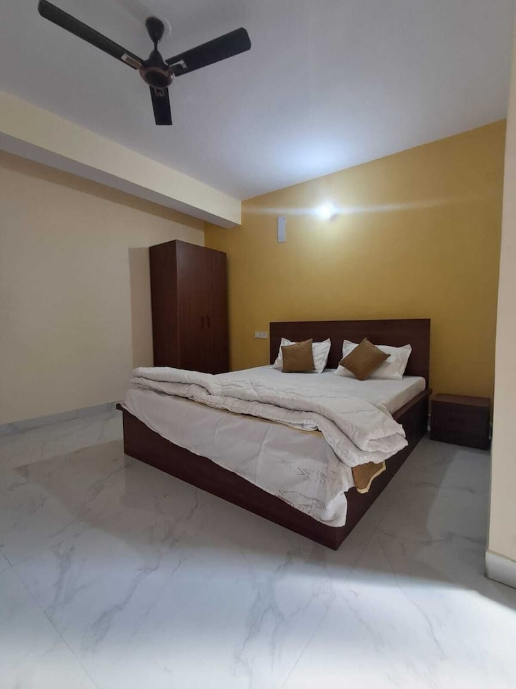 Keshav Inn Hotel And Banquet