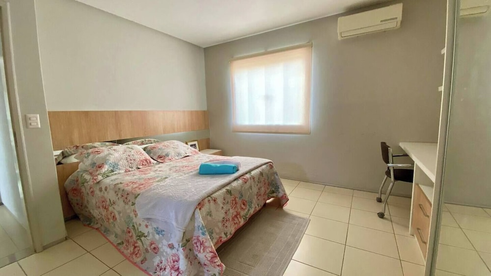 Casa com Piscina - Quartos Privativos