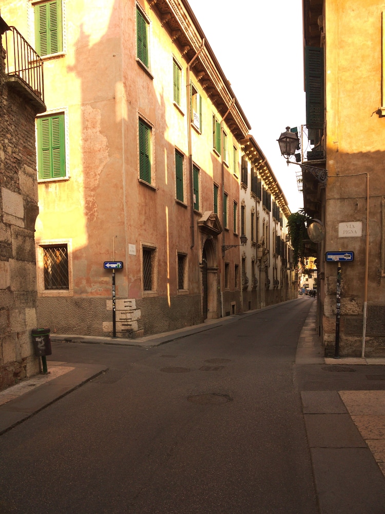 Verona Journeys