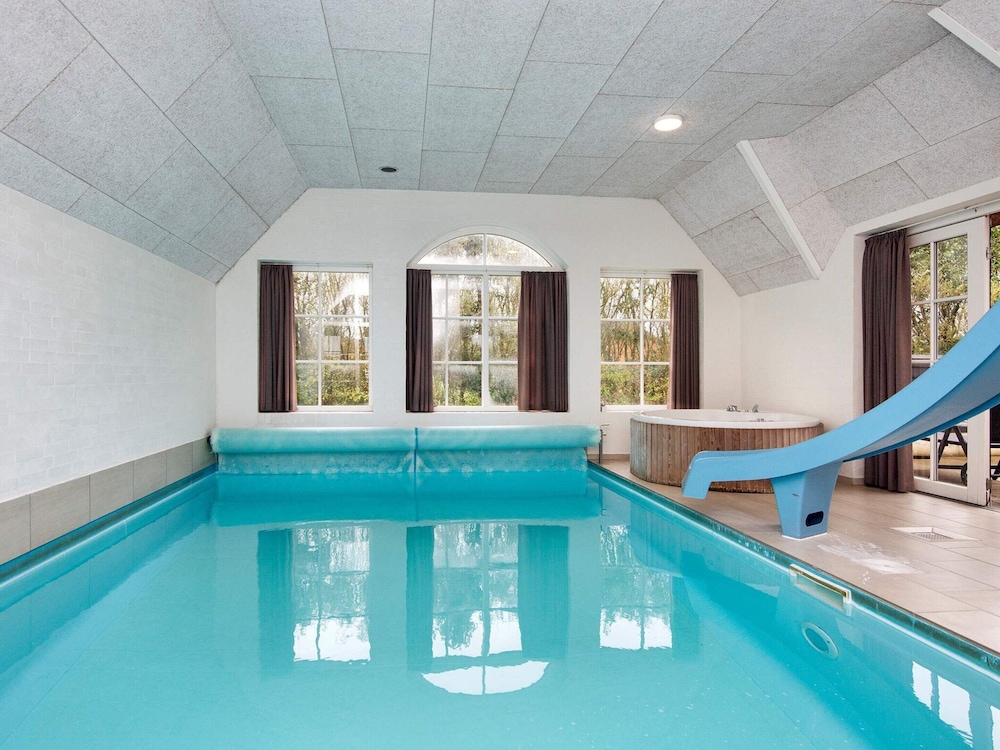 Luxury Retreat With Pool