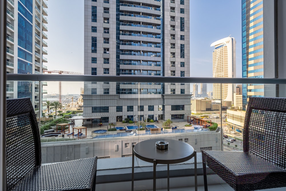 Maison Privee - Elegant Urban Retreat in the Heart of Dubai Marina
