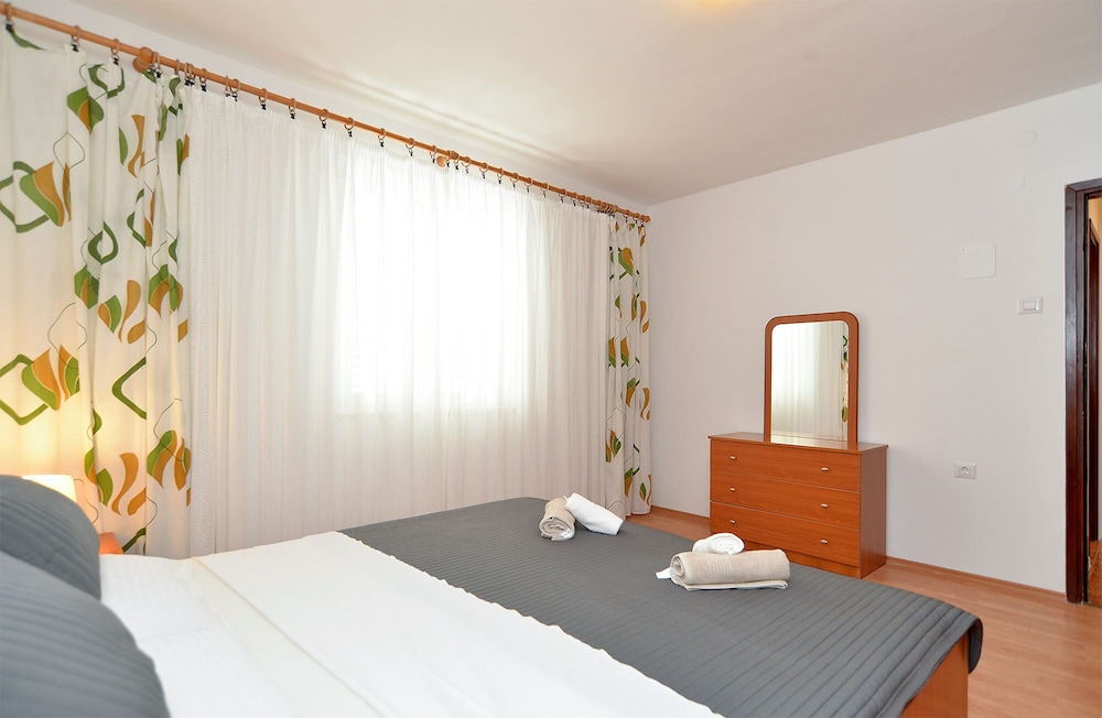 Apartment 1648