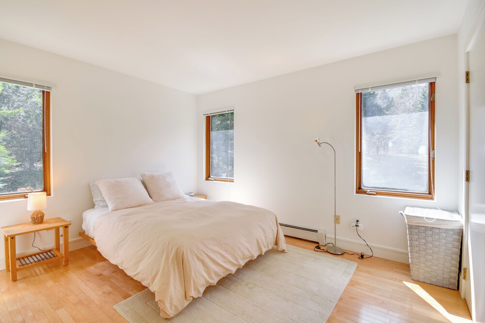 6 Mi to Lake & State Park: Hideaway in Elmore!