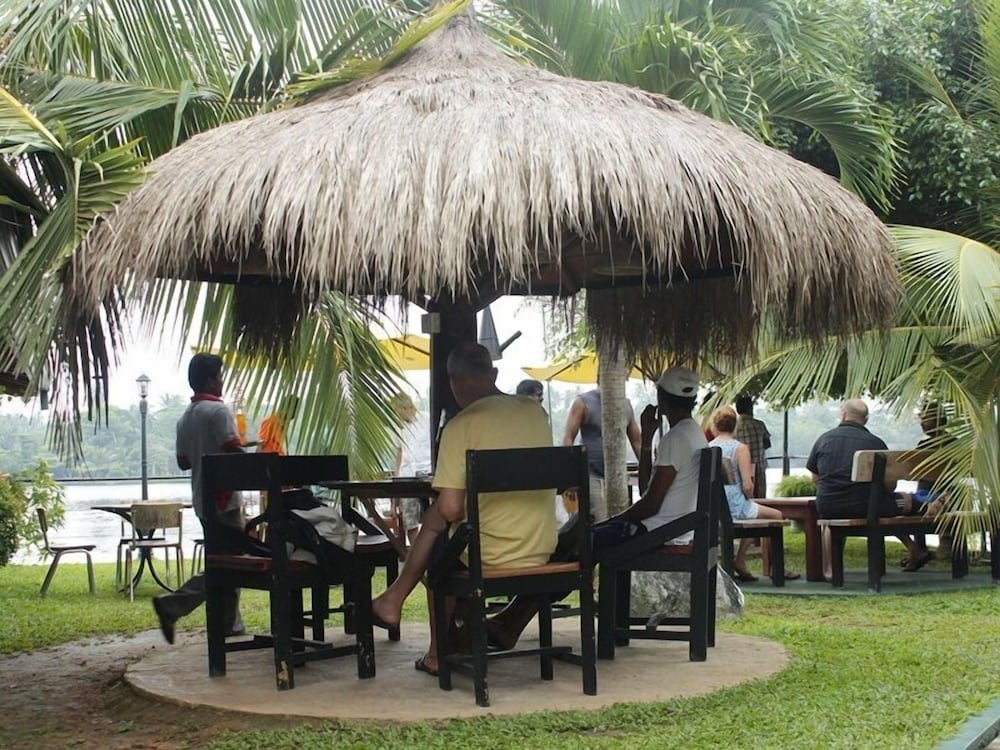 Thumbelina Apartments
