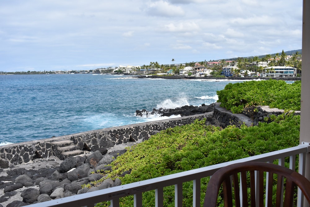 True Oceanfront - Panoramic Sunset View! - No Stairs - Vrkcv