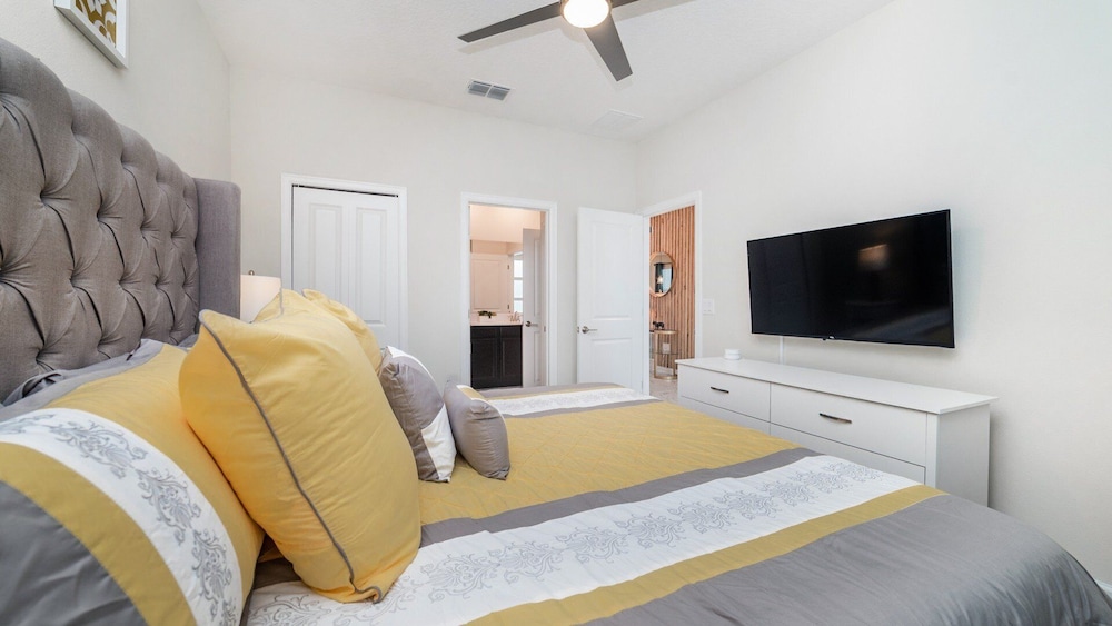 Championsgate Resort 8 Bedroom Home with Game Room+Pool 8 Home