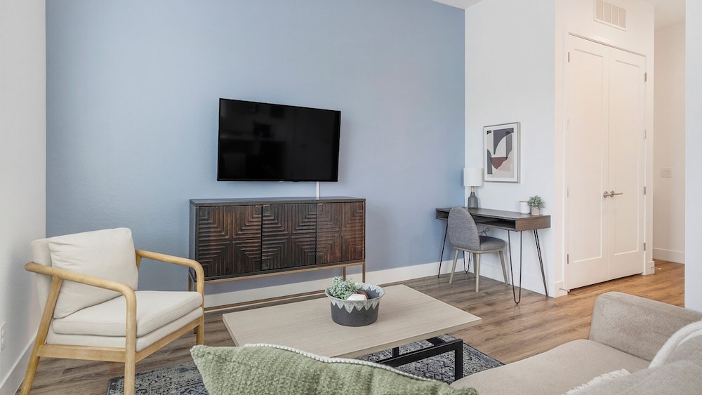 Landing Apartments Phoenix - Maryvale Village