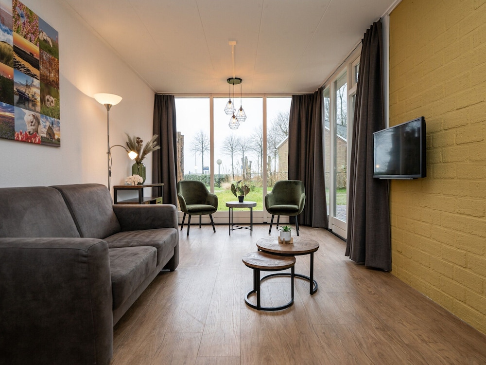 Holiday Home on Texel With Conservatory