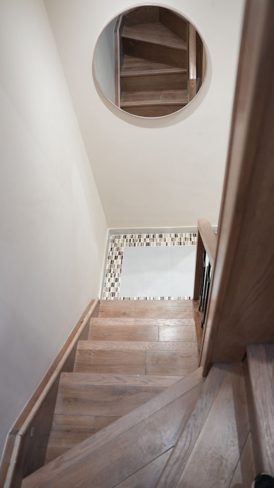 Charming London House - Sleeps 4 & Outdoor Space