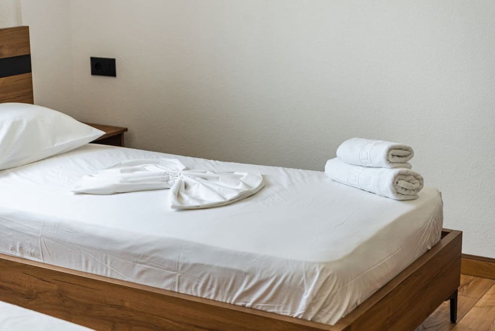 Bliss Double Room in Gjirokast r