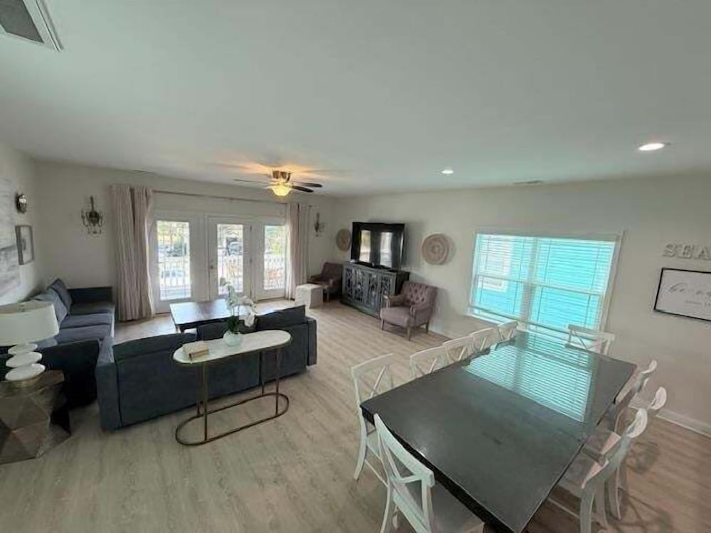 Sea Pearl 7 Bedroom Home
