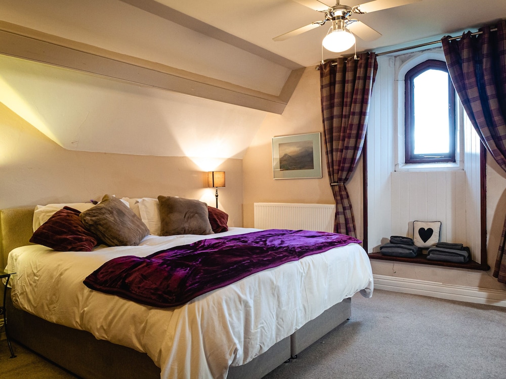Lonsdale Villa Retreat