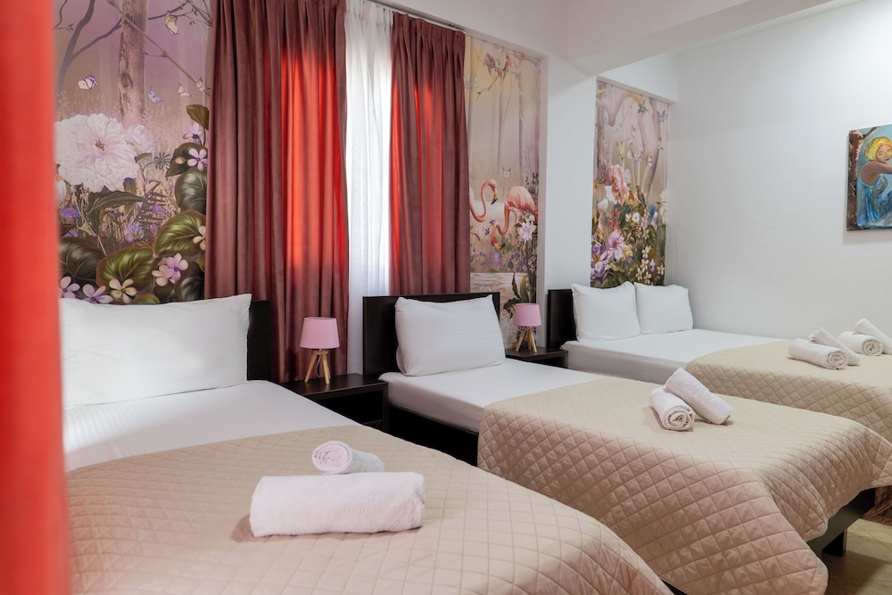Atlantis Hotel & Apartments