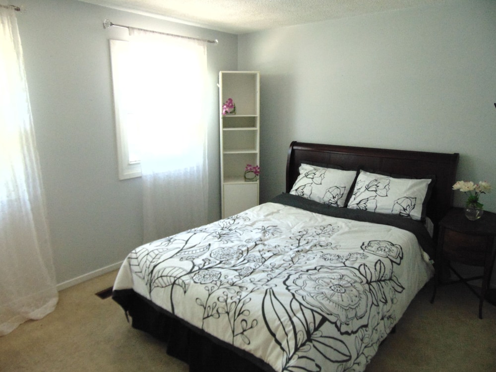 A Suite Escape Toronto - Image 2