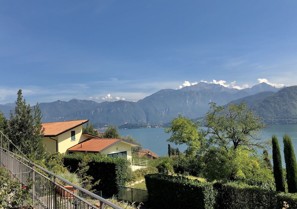 Appartamento Vista Lago Red & Grey