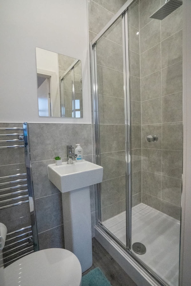 4 Bedrooms-4 Bathrooms House