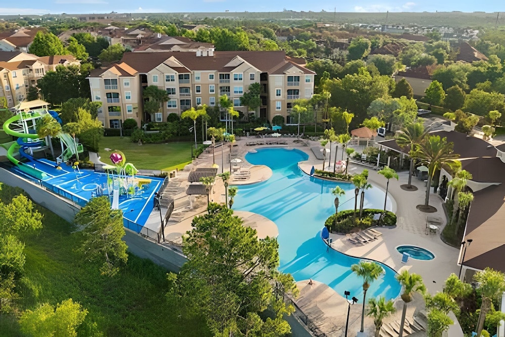 Windsor Hills 5BR 5min to Disney + Pool