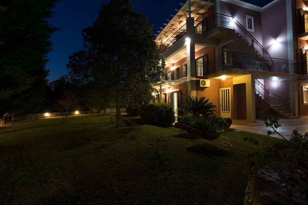Dina Apartments