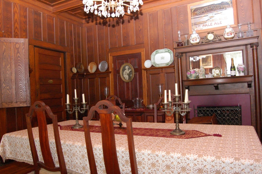 Mountain Laurel Inn