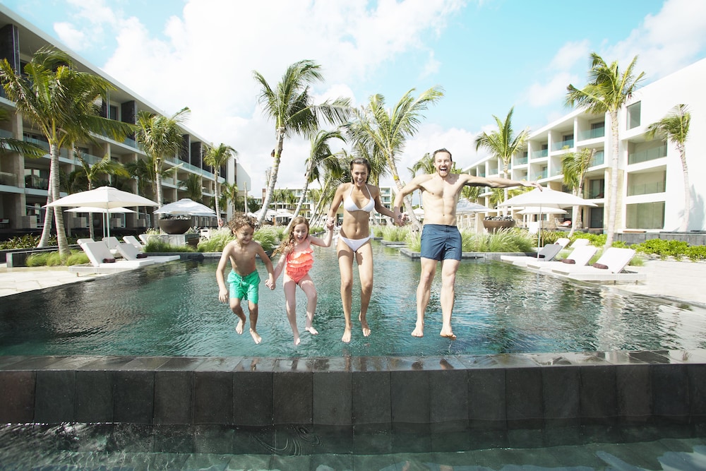 Family Selection at Grand Palladium Select Costa Mujeres - All Inclusive