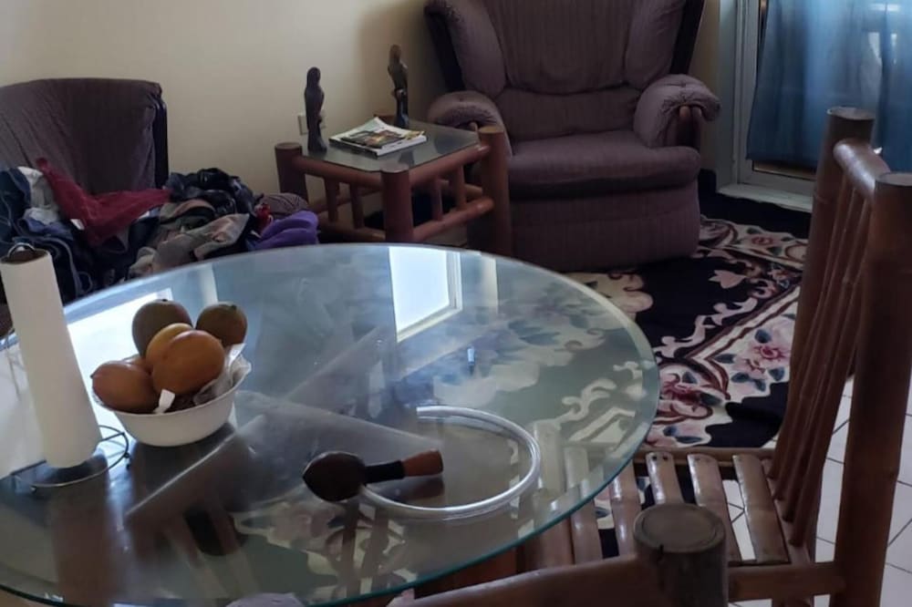 Oceanview 1-bed Apt w/ Pool, Bar & Beach Access