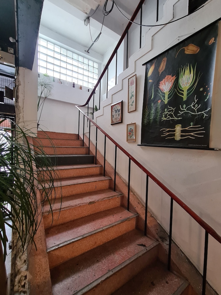 Hand Hotel