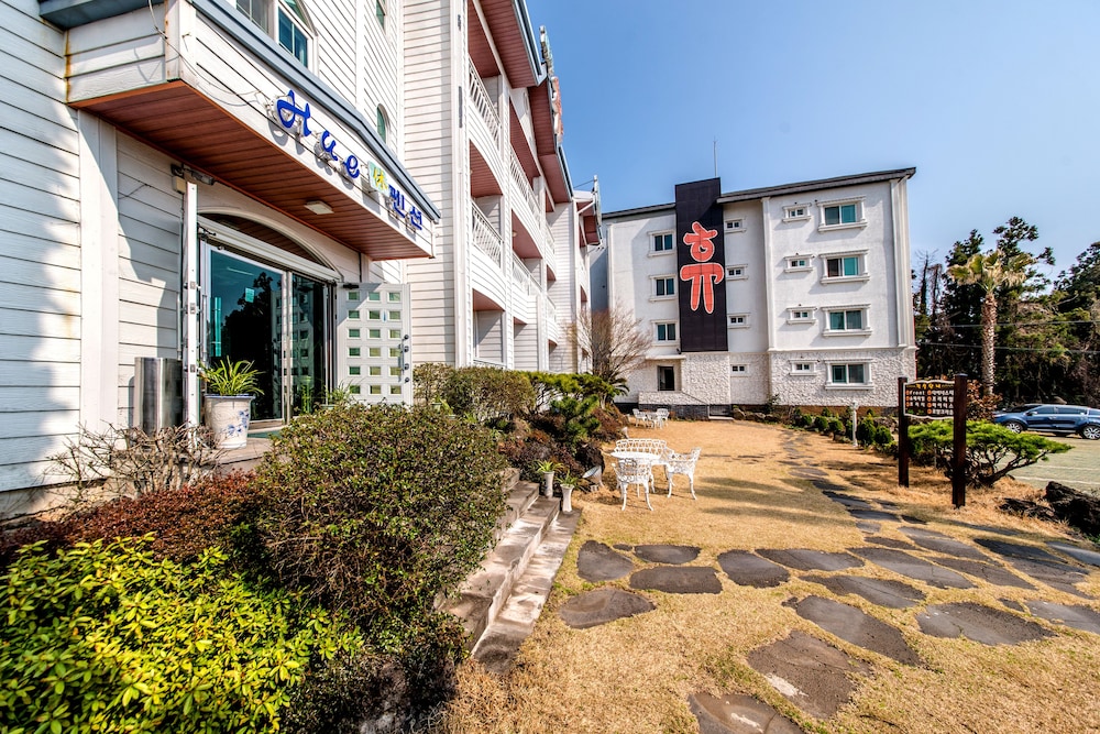 Jungmun JejuHue Pension
