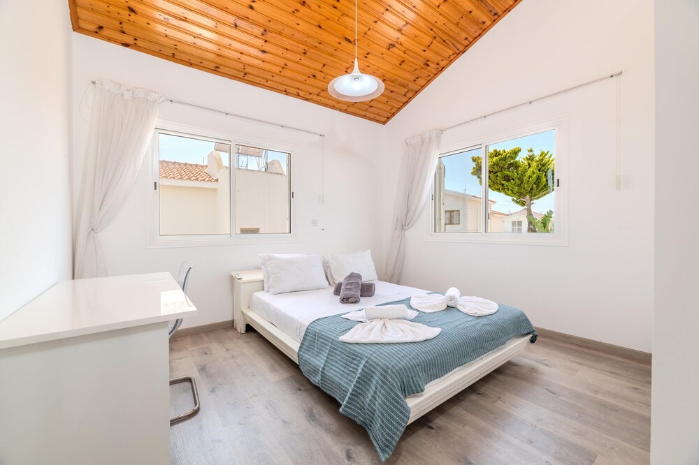 La Casa De Louie in Ayia Napa