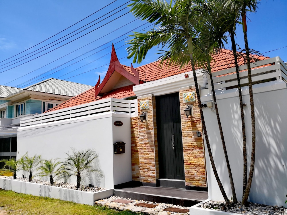 Hotel Inaya Pool Villa Rawai - Image 1