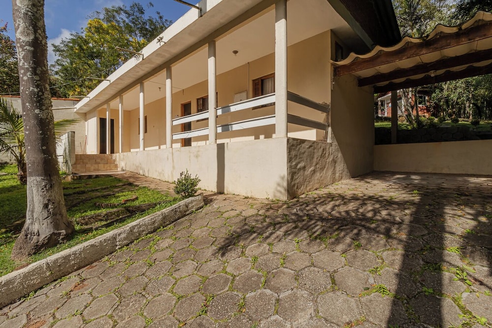 Ch Cara c Wifi Churrasq Pisc Lazer pet Friendly