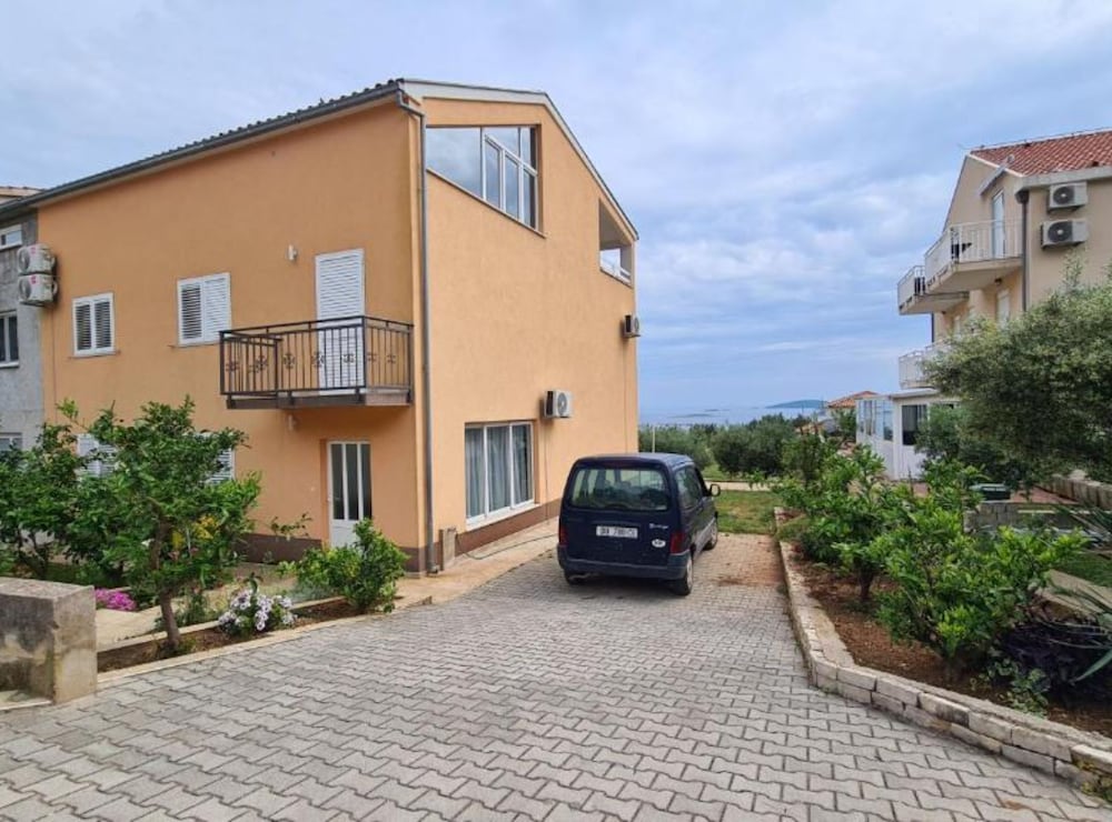 Apartments Josip
