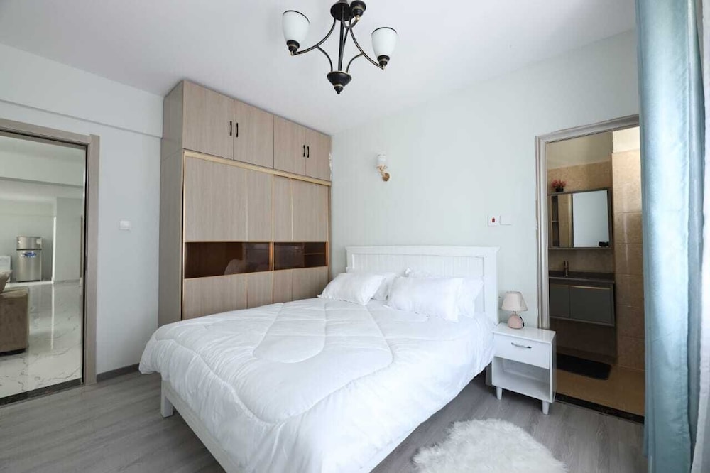 Lux Suites Sandalwood Gardens Apartments view 2