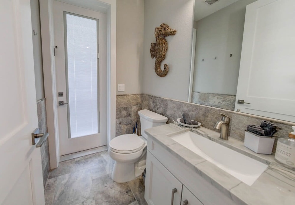 Villa Nautilus Steps Away From the Beach - New Lux 3 Story Pool Hot Tub Home With Elevator