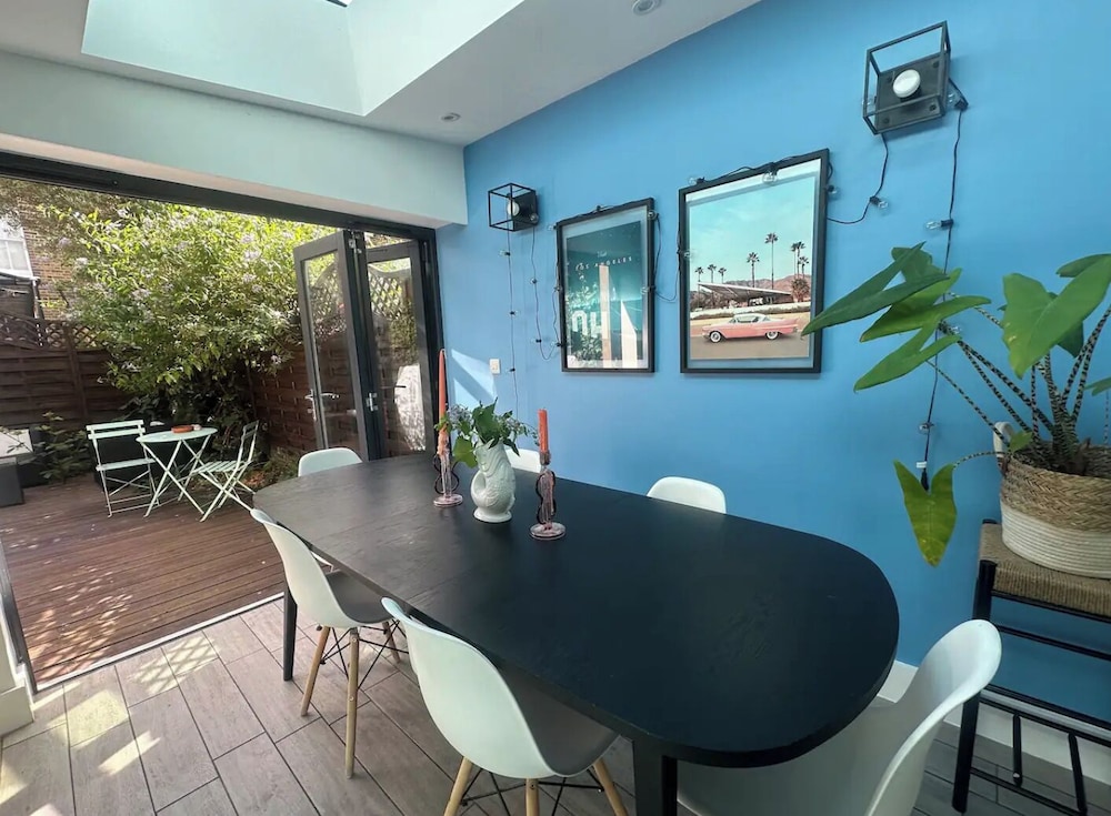 Townhouse by Notting Hill - Sleeps5/petsok/tv/wifi
