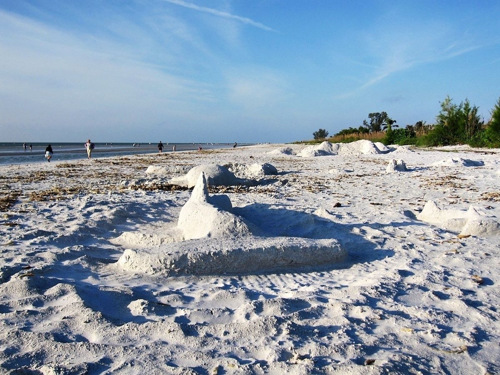 Sandalfoot Beachfront Condominium, photo 16