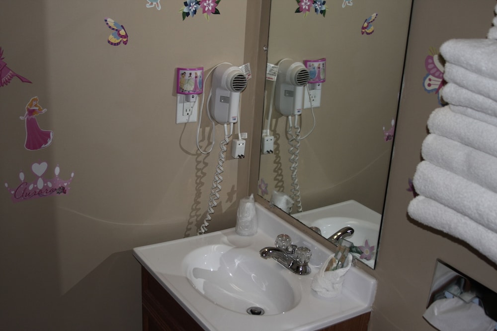 Gladstone Inn & Suites