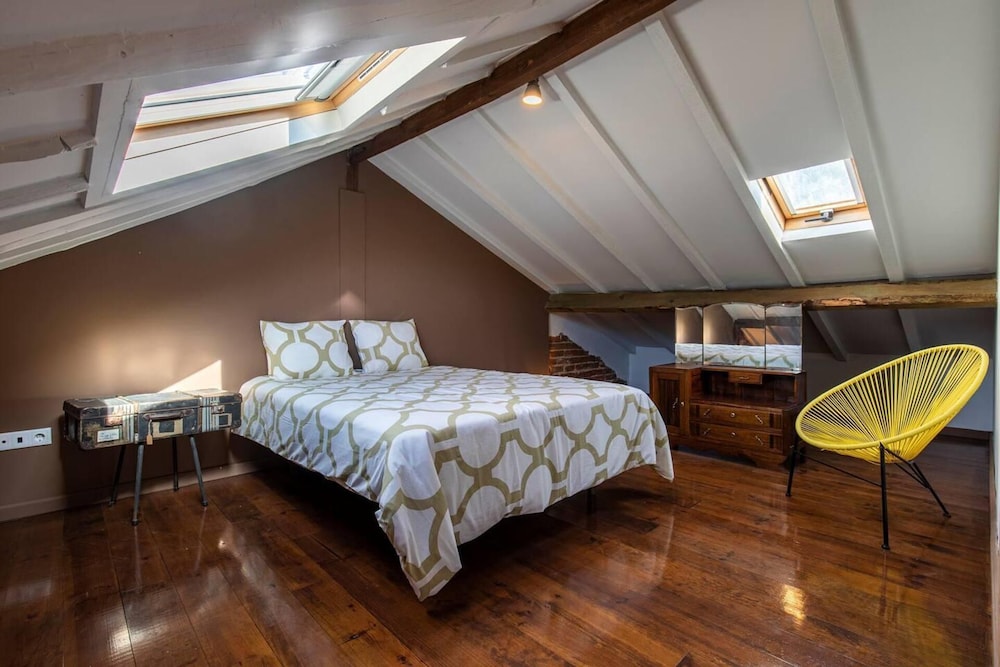 Beautiful Classic Designed 3-bed Villa in Lisboa view 5