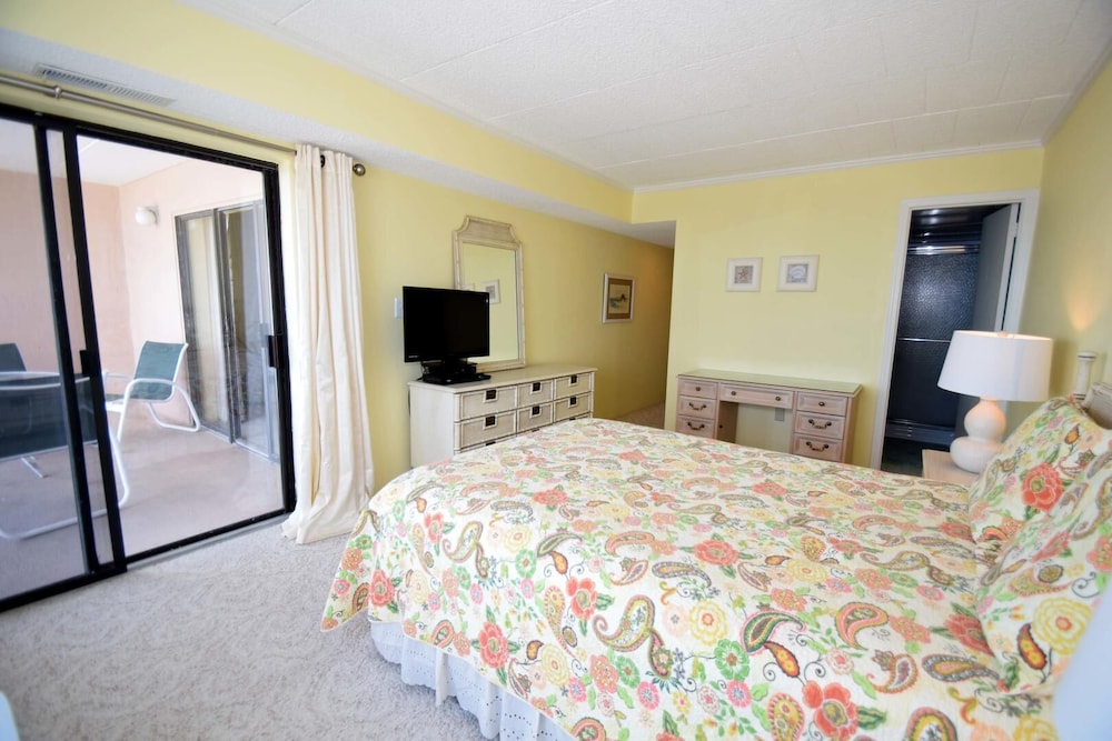 Ocean Hideaway 607 by RedAwning