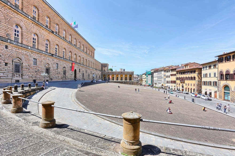 Nice 2 Bedroom Apartment in Front of Pitti Palace Piazza Pitti II