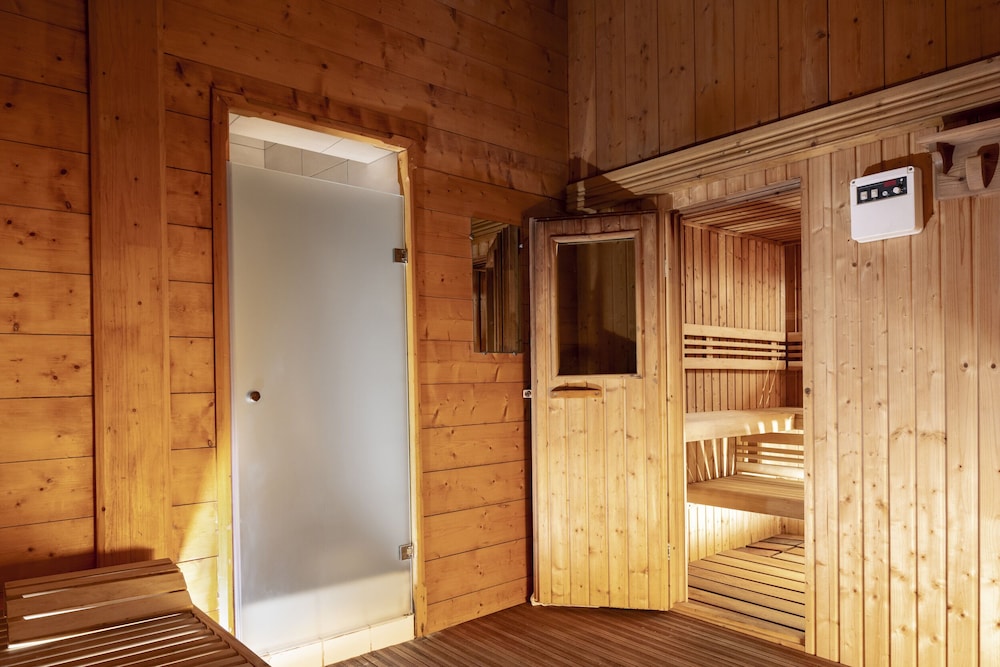Les Allues Vacations - Hotel Mont Vallon Meribel - Property Image 1
