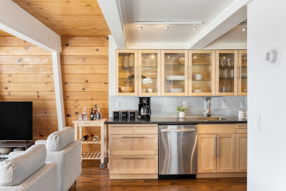 Chickaree by Avantstay A-frame w/ Mountain Views - Property Image 19