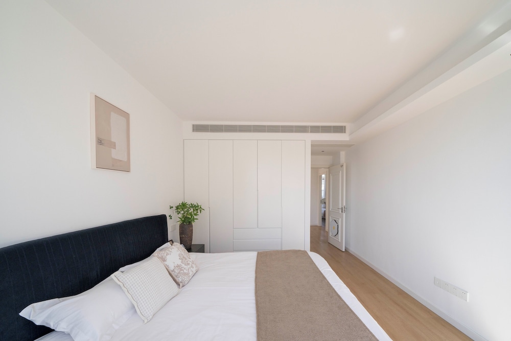 Book and Bed - Xujiahui
