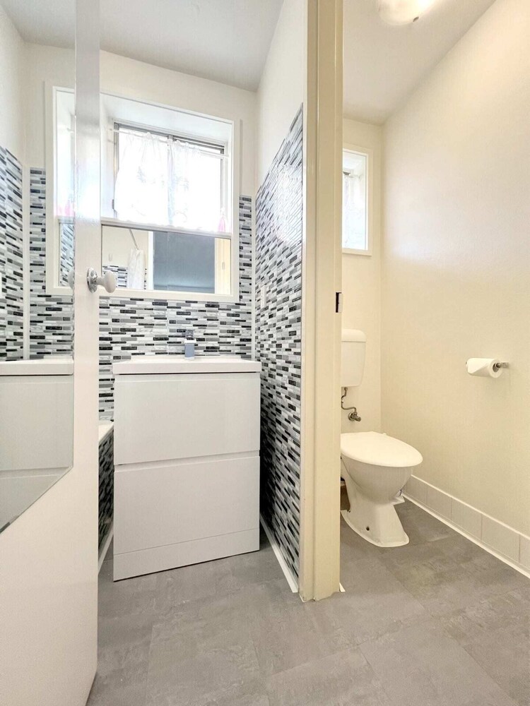 Cozy 1-bedroom Unit in St Kilda w/ Parking & Wifi