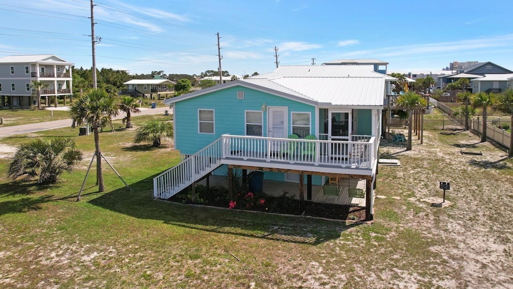 West Beach  3 Bedroom Cottage by RedAwning