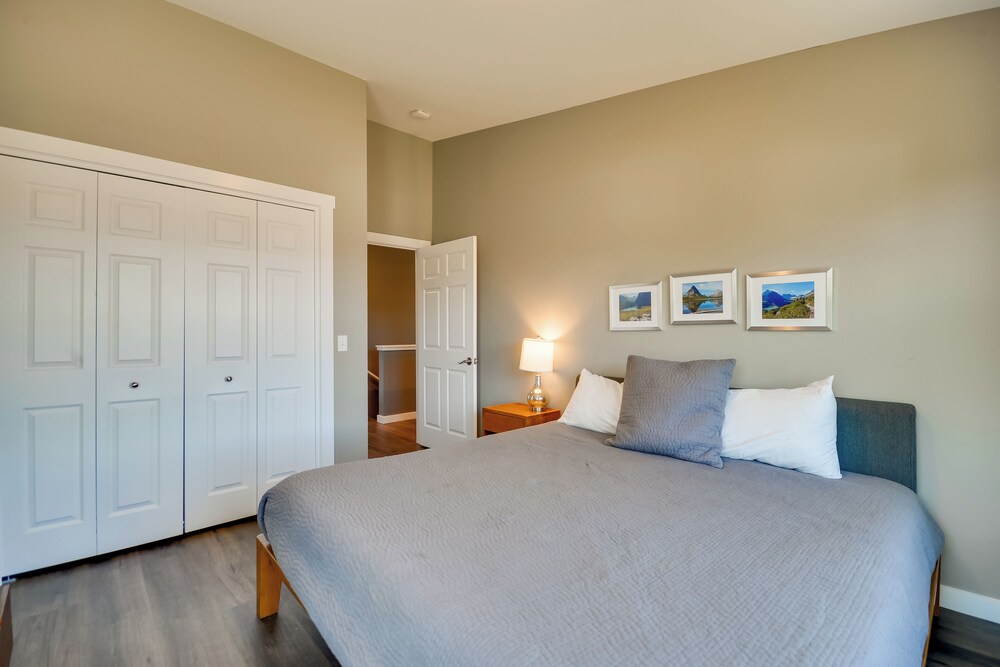 Vivid Home on Red Lodge Mountain Golf Course! view 3
