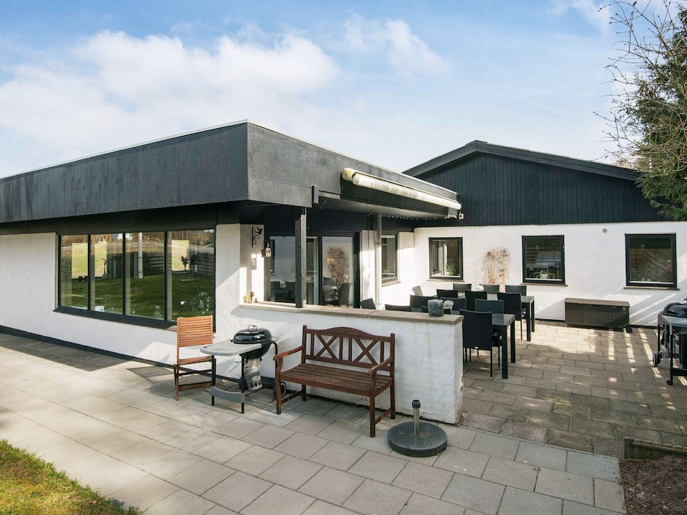 30 Person Holiday Home in Ebeltoft-by Traum