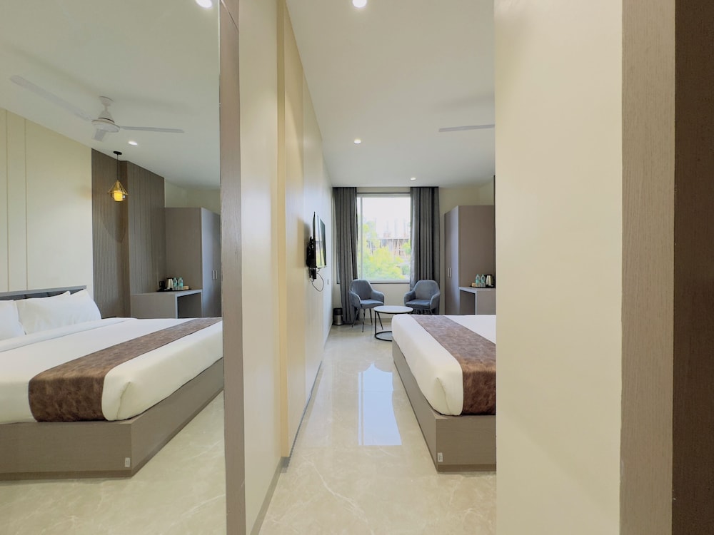 Travinities Hotel Avni Palace